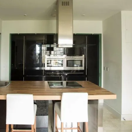 The Edges A2b Apartment